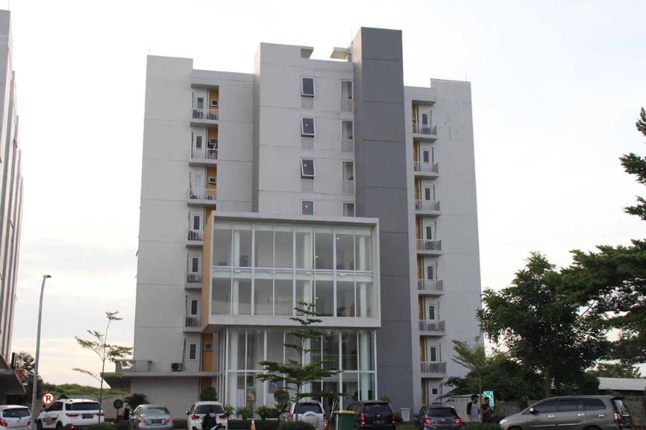 Barata Hotel Near Bandara Soekarno Hatta Tangerang Buitenkant foto