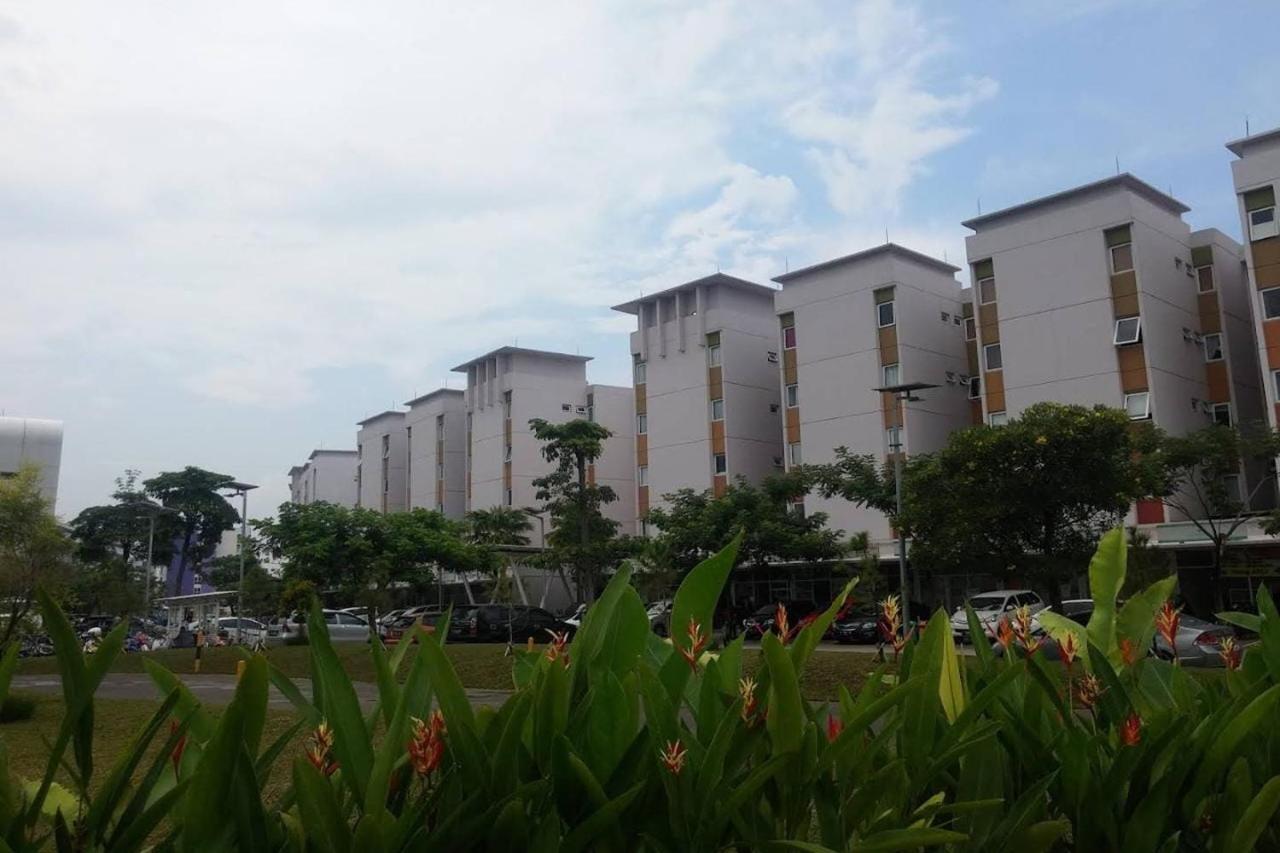 Barata Hotel Near Bandara Soekarno Hatta Tangerang Buitenkant foto