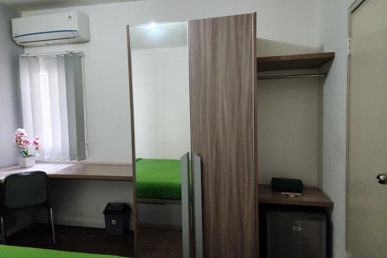 Barata Hotel Near Bandara Soekarno Hatta Tangerang Buitenkant foto